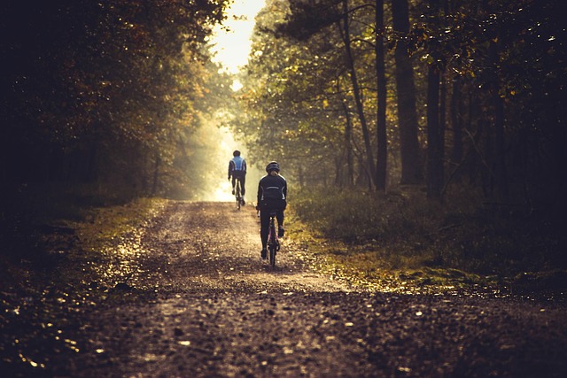 Rowerowe Wyzwania: Jak Radzić Sobie z Kontuzjami podczas Długodystansowych Wyścigów - 5 2025